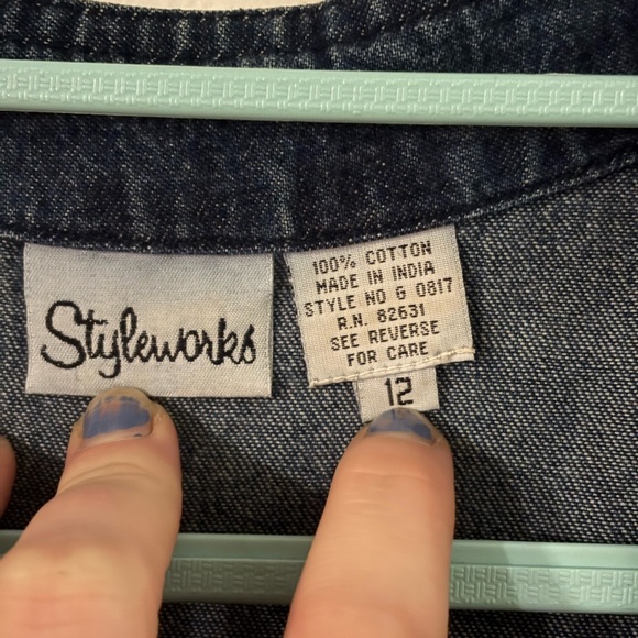 Farmhouse Denim Jumpsuit with Stylish Floral Embroidery - Picture 7 of 8